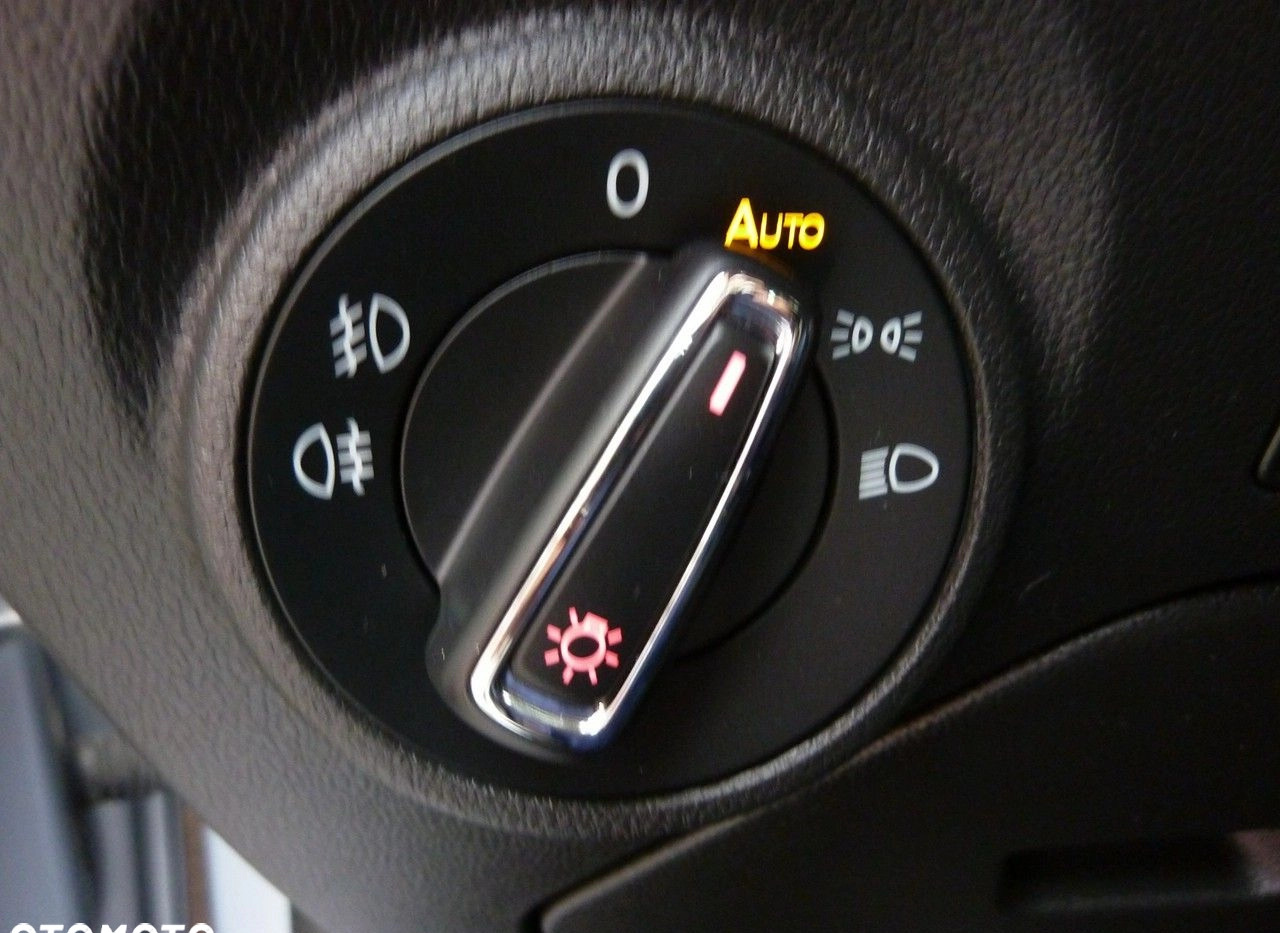 Seat Leon cena 79900 przebieg: 140300, rok produkcji 2018 z Tolkmicko małe 781